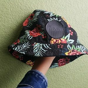 💥PRICE DROP💥Men's Black floral Astro Bucket Hat